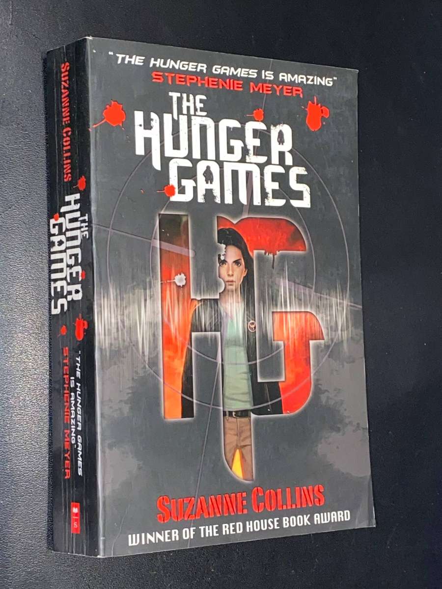 THE HUNGER GAMES BY SUZANNE COLLINS