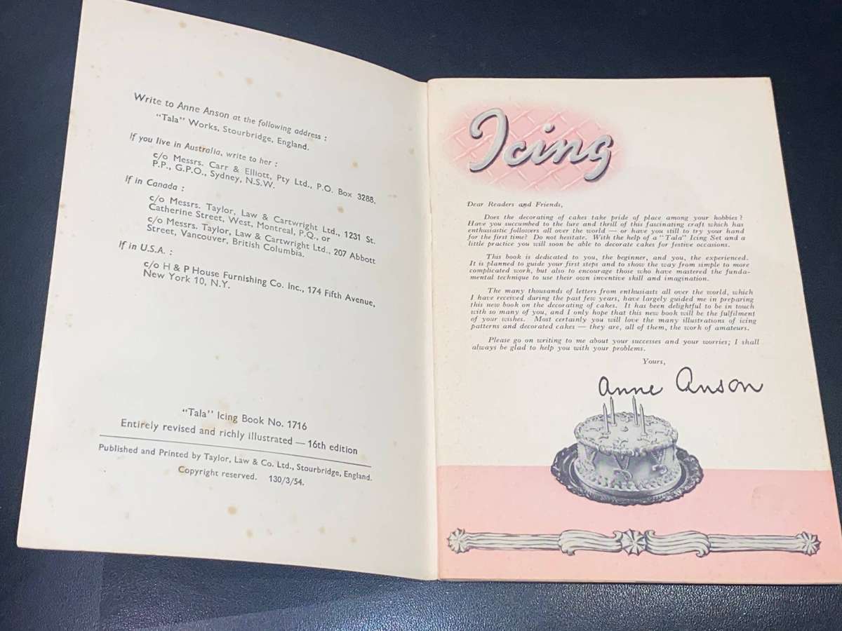 HOW TO DECORATE A CAKE LET ANNE ANSON SHOW YOU