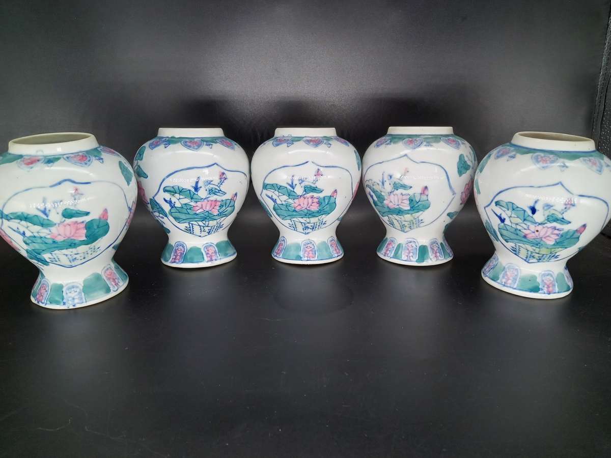 Vintage Chinoiserie! 5 x Chinese Hand Painted Water Lily & Birds Vases (12cm x 9cm)