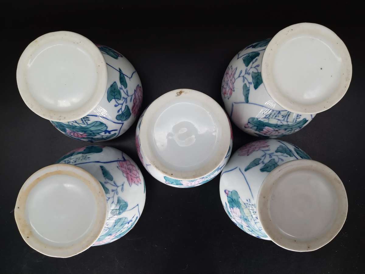Vintage Chinoiserie! 5 x Chinese Hand Painted Water Lily & Birds Vases (12cm x 9cm)