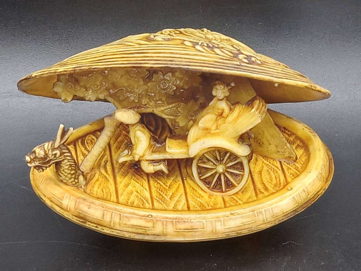 Vintage! Japanese - Celluloid - Netsuke Clam Shell - Rickshaw Dragon Diorama Scene