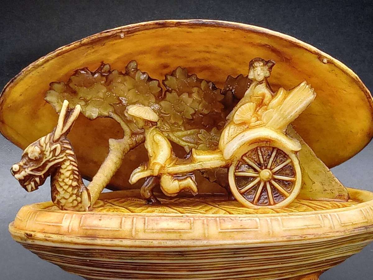 Vintage! Japanese - Celluloid - Netsuke Clam Shell - Rickshaw Dragon Diorama Scene