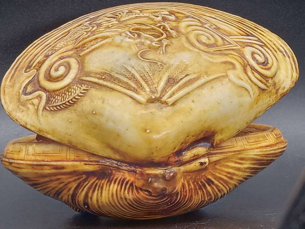 Vintage! Japanese - Celluloid - Netsuke Clam Shell - Rickshaw Dragon Diorama Scene