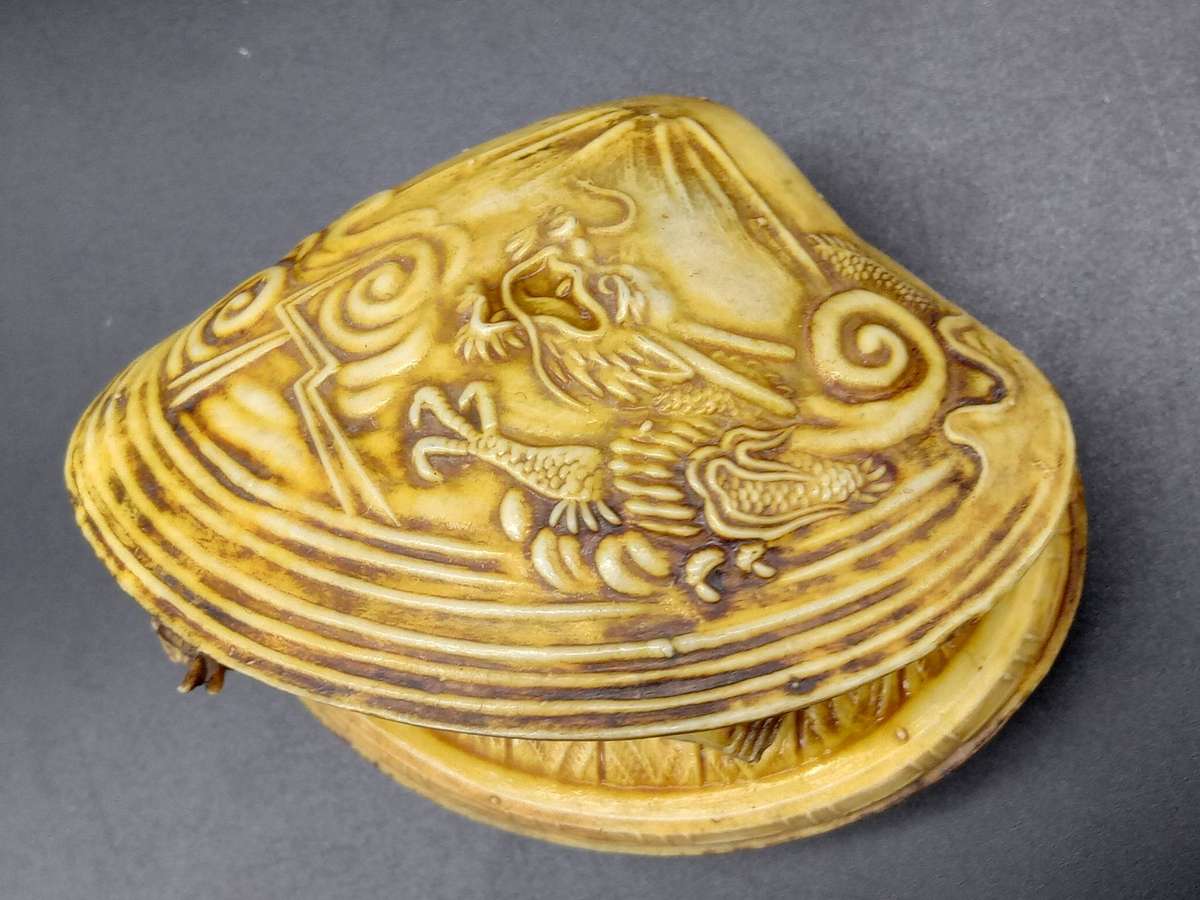 Vintage! Japanese - Celluloid - Netsuke Clam Shell - Rickshaw Dragon Diorama Scene