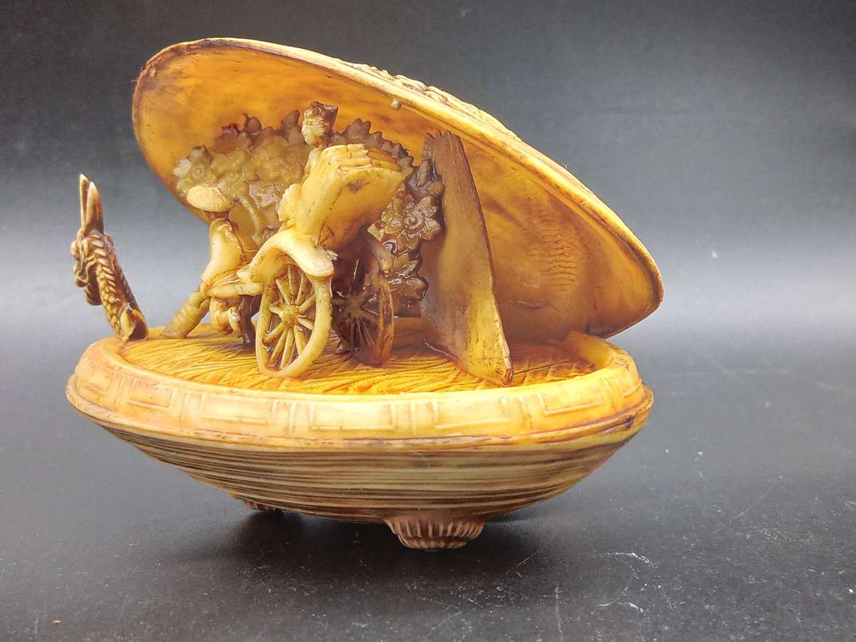 Vintage! Japanese - Celluloid - Netsuke Clam Shell - Rickshaw Dragon Diorama Scene