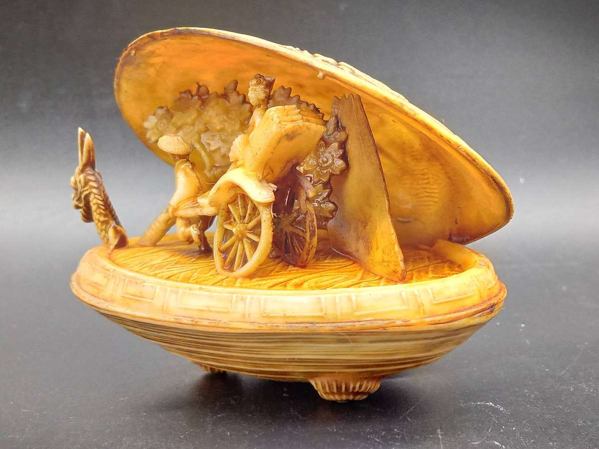 Vintage! Japanese - Celluloid - Netsuke Clam Shell - Rickshaw Dragon Diorama Scene