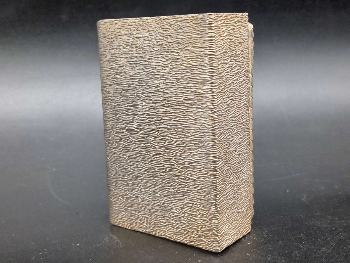 Vintage! Gold-tone - Small Matchbox Holder - Diamond pattern