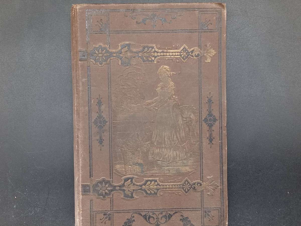 Selection of Antique Foreign Language Books Including Latin - English Dictionary