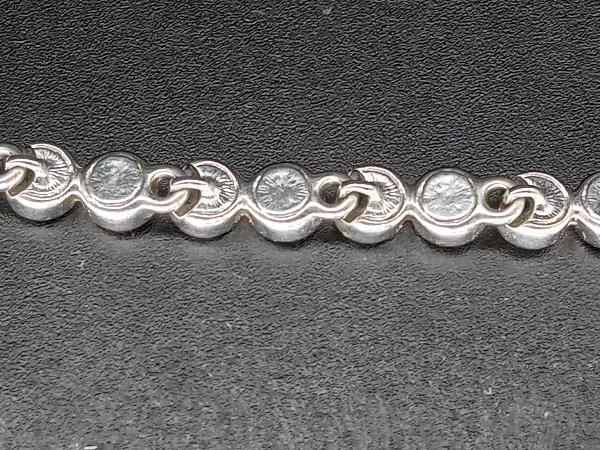 Swarovski Crystal Tennis Bracelet 17.5cm (including clasp) 14.38grams