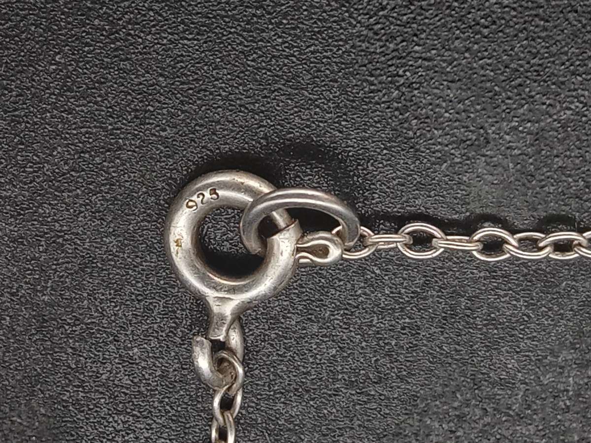 Vintage!!! Sterling Silver Oval Fine Etched Filigree Pattern Locket Pendant and Necklace