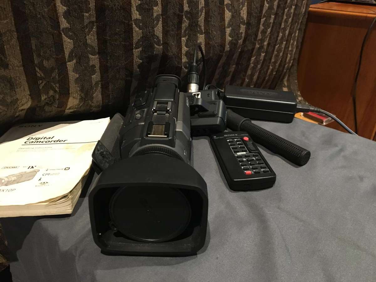 Sony DSR-PDX10 - MiniDV Video Camera