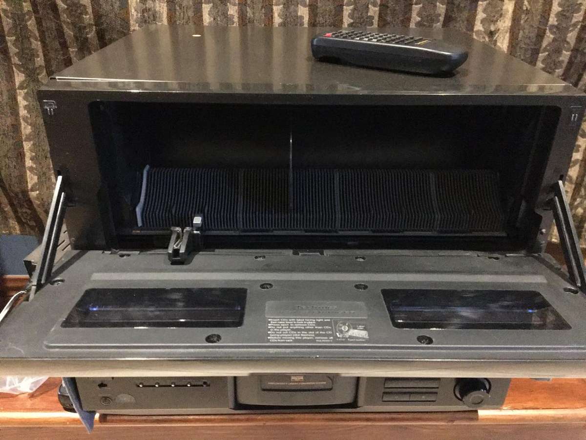 Technics SL-MC7, 110+1 CD Changer