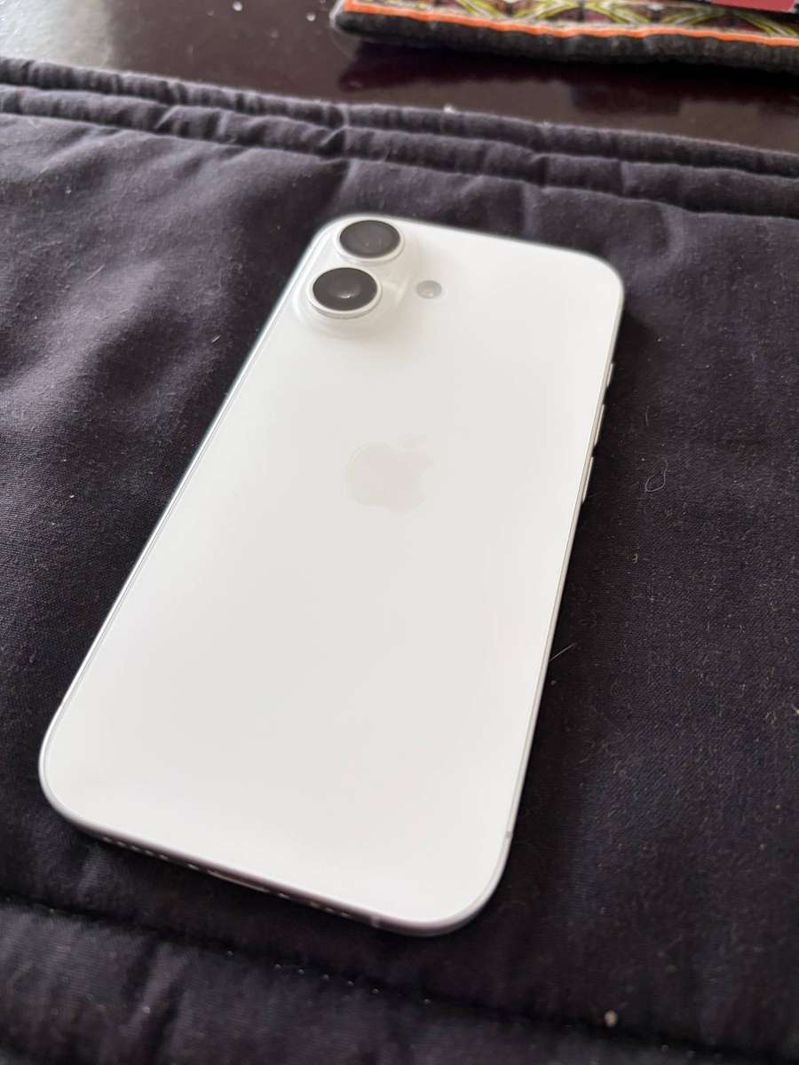 iPhone 16 White 125gb