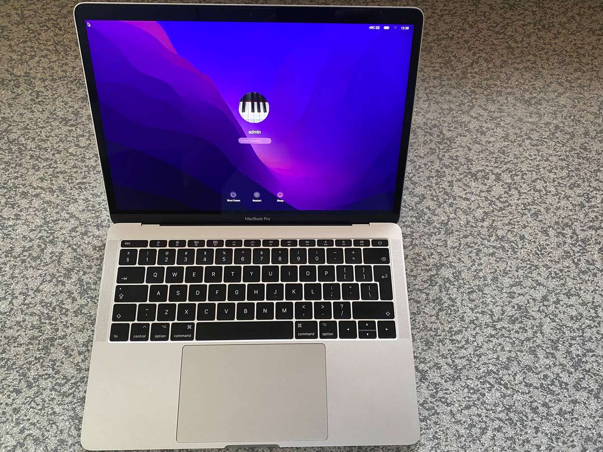 2017 MacBook Pro 2.3ghz i5 13