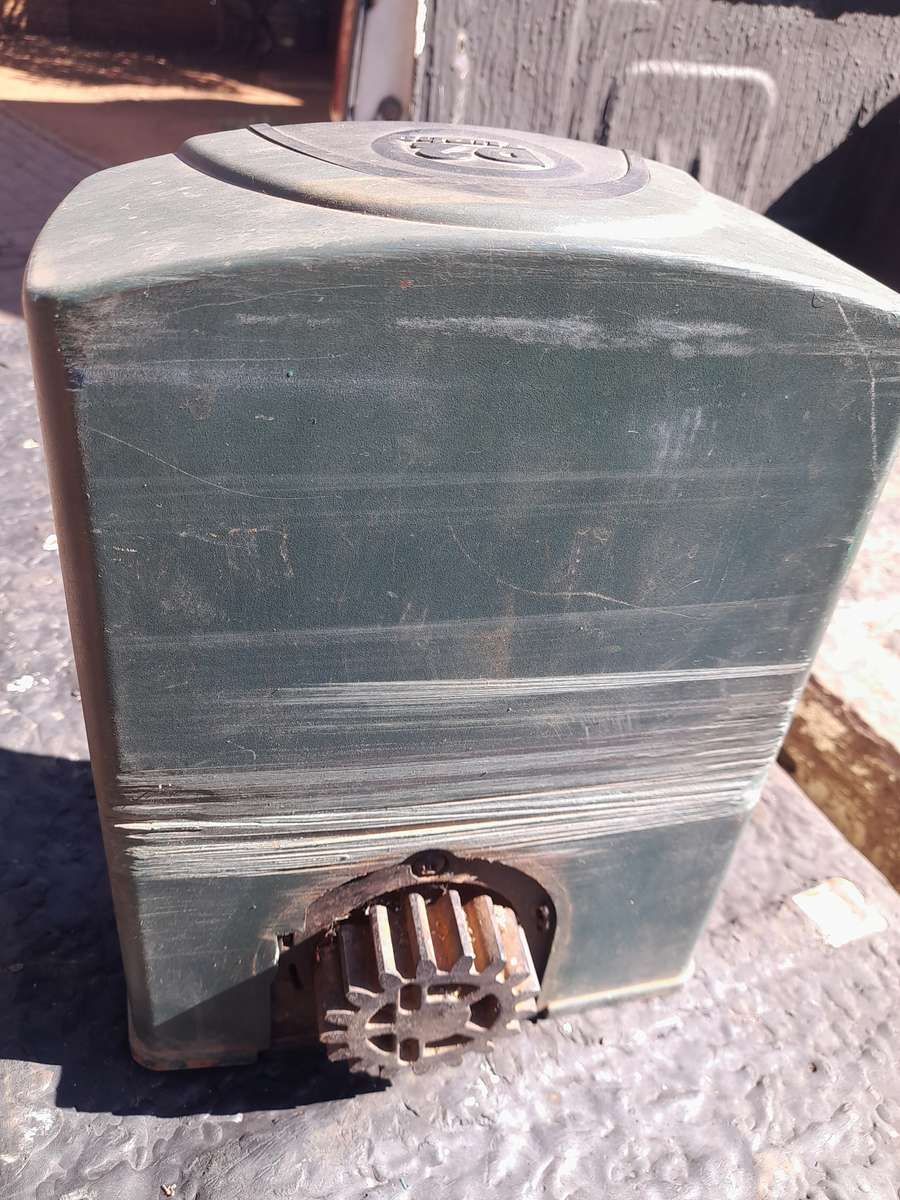 Centurion D2 Gate Motor