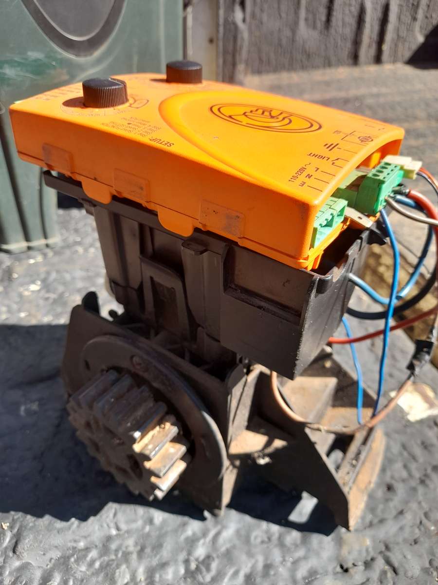 Centurion D2 Gate Motor