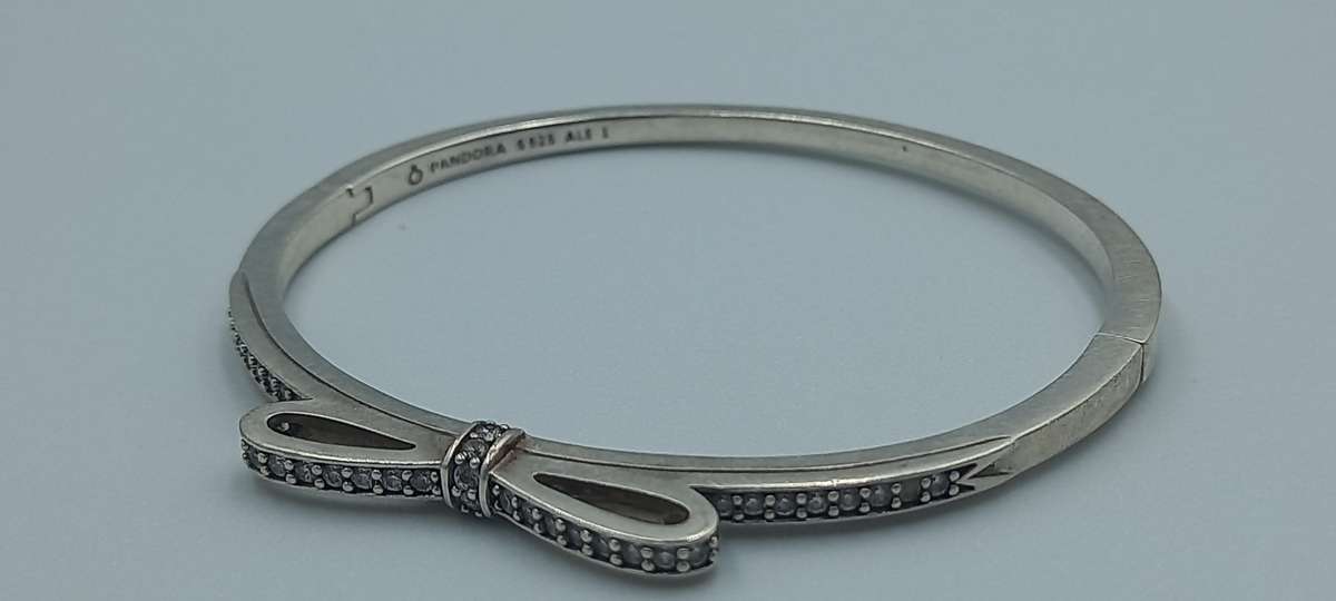 Pandora Bangle 14g
