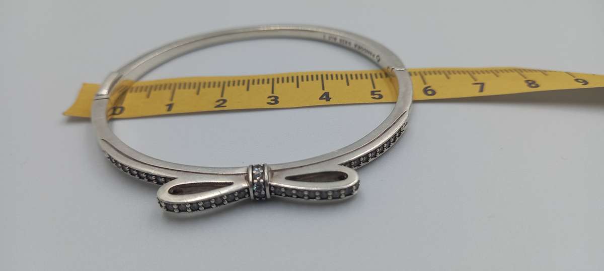 Pandora Bangle 14g