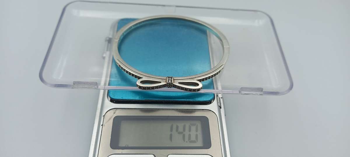 Pandora Bangle 14g