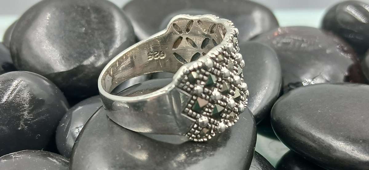 Beautiful Sterling Silver Ring with Marcasite