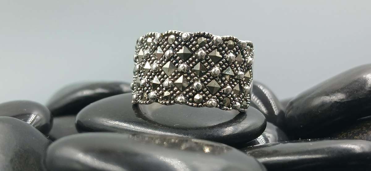 Beautiful Sterling Silver Ring with Marcasite