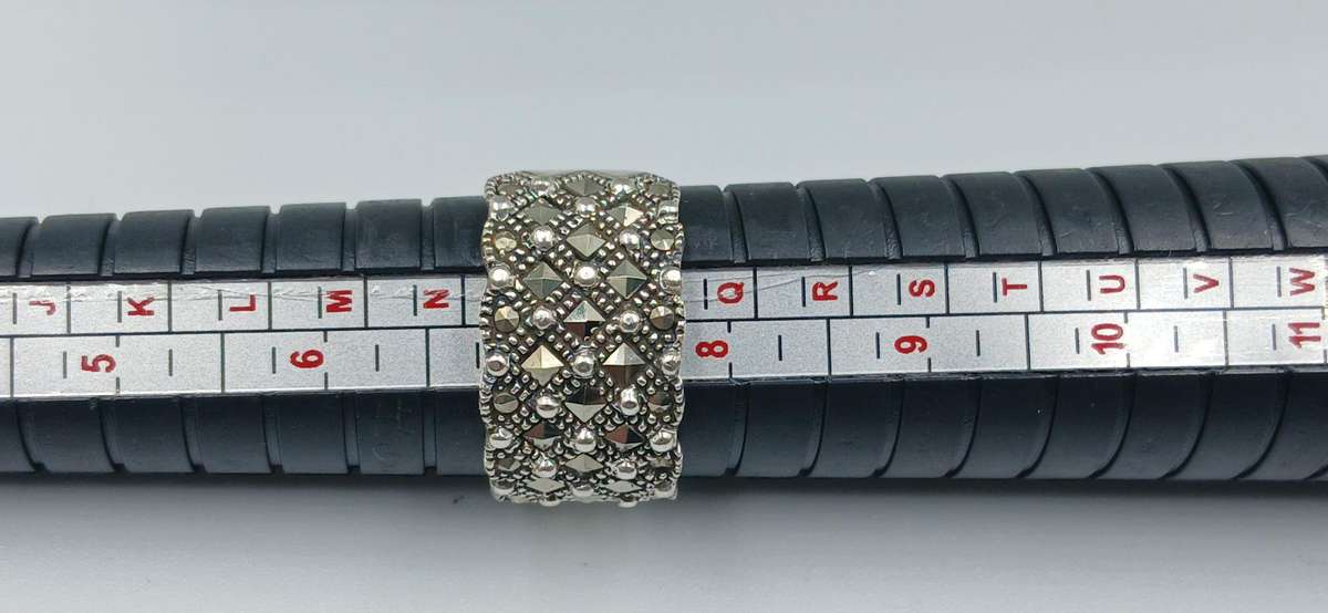 Beautiful Sterling Silver Ring with Marcasite