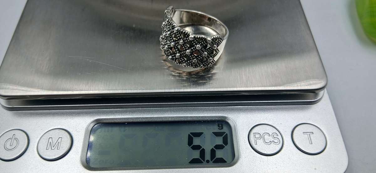 Beautiful Sterling Silver Ring with Marcasite