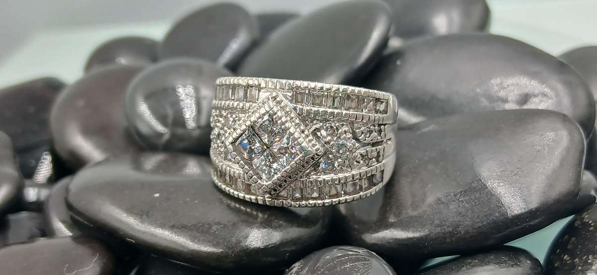 Beautiful Sterling Silver Ring