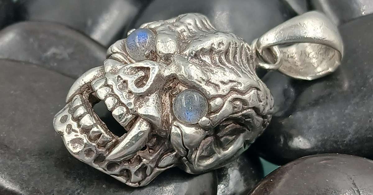 COOL Sterling Silver Skull Pendant