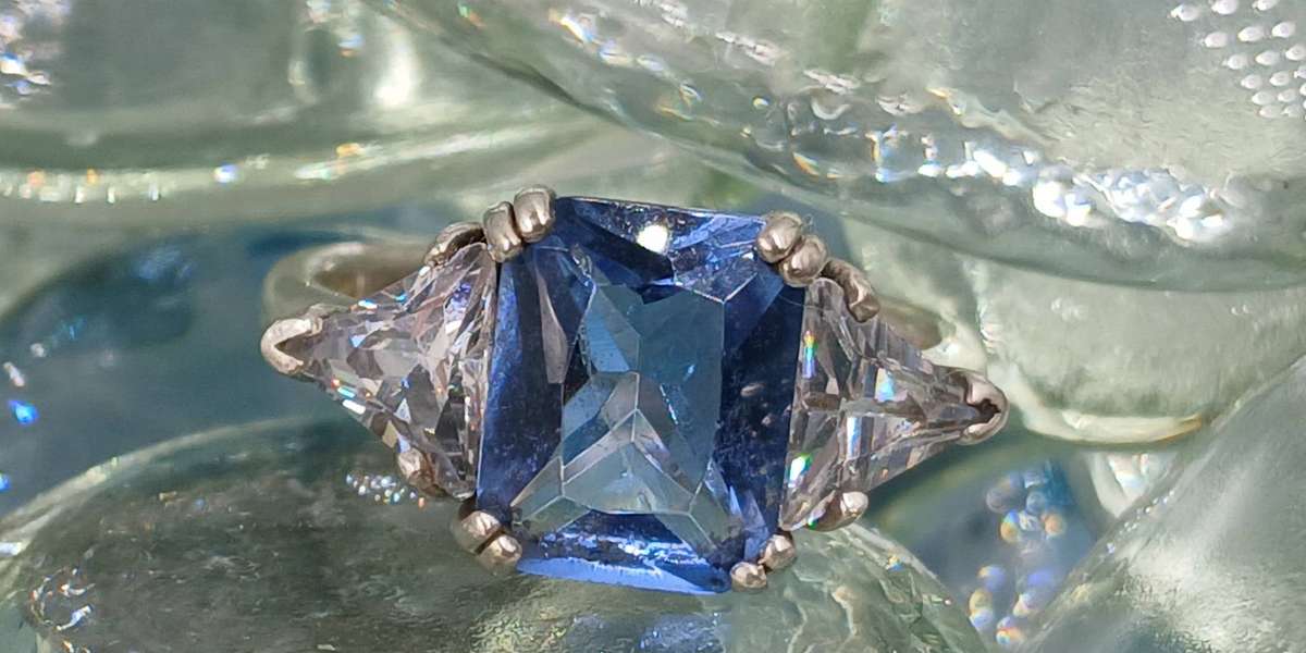 Beautiful Sterling Silver Ring with Large Blue Stone