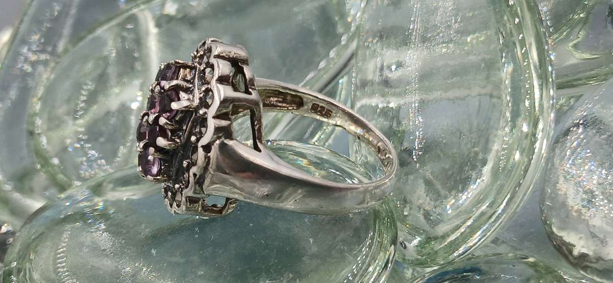 Vintage Sterling Silver Ring with Marcasite's & Amethysts