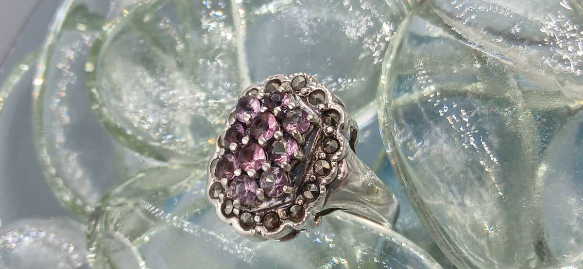 Vintage Sterling Silver Ring with Marcasite's & Amethysts