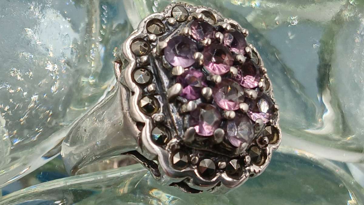 Vintage Sterling Silver Ring with Marcasite's & Amethysts
