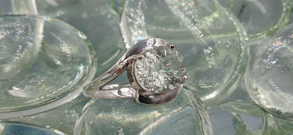 Beautiful Sterling Silver Ring with Big Light Green Stone