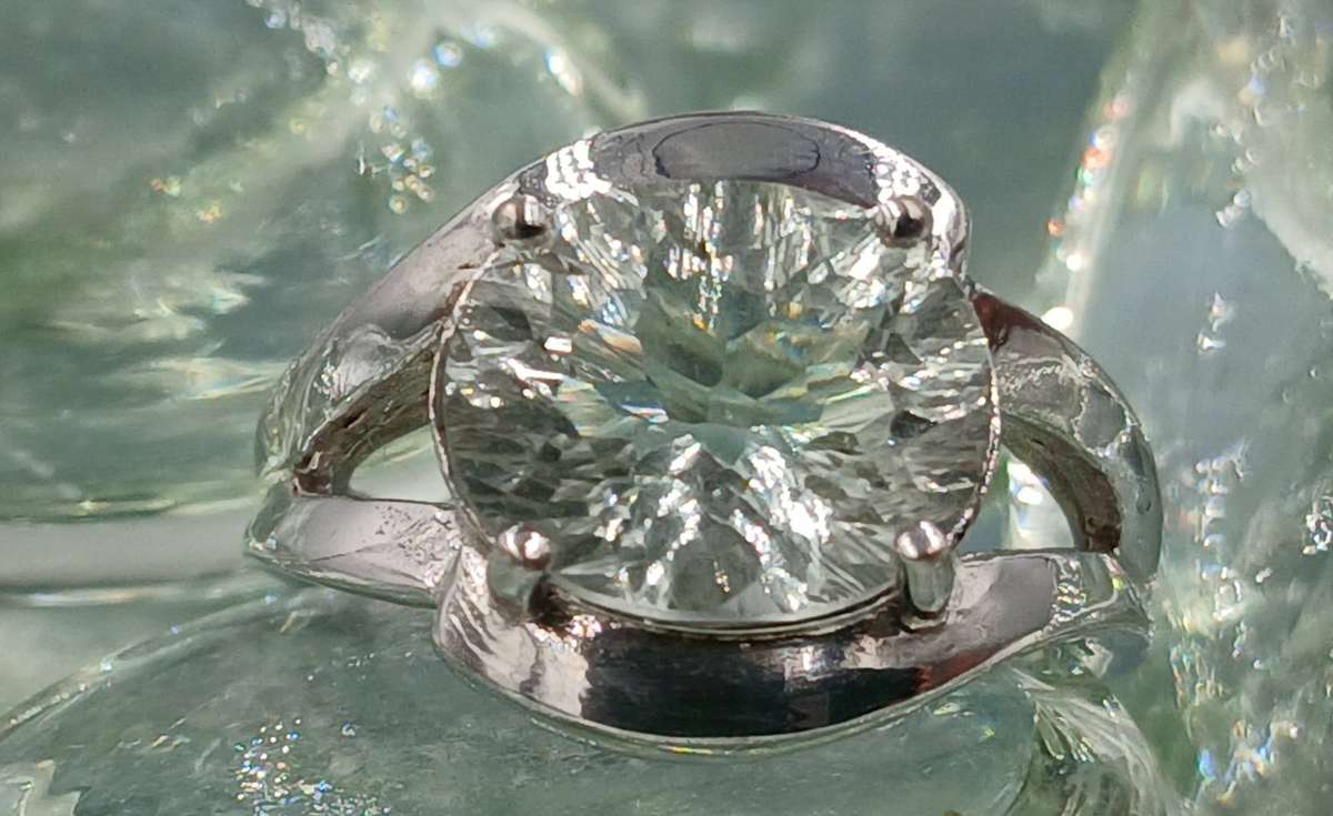 Beautiful Sterling Silver Ring with Big Light Green Stone