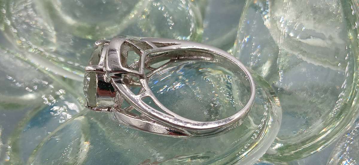 Beautiful Sterling Silver Ring with Big Light Green Stone