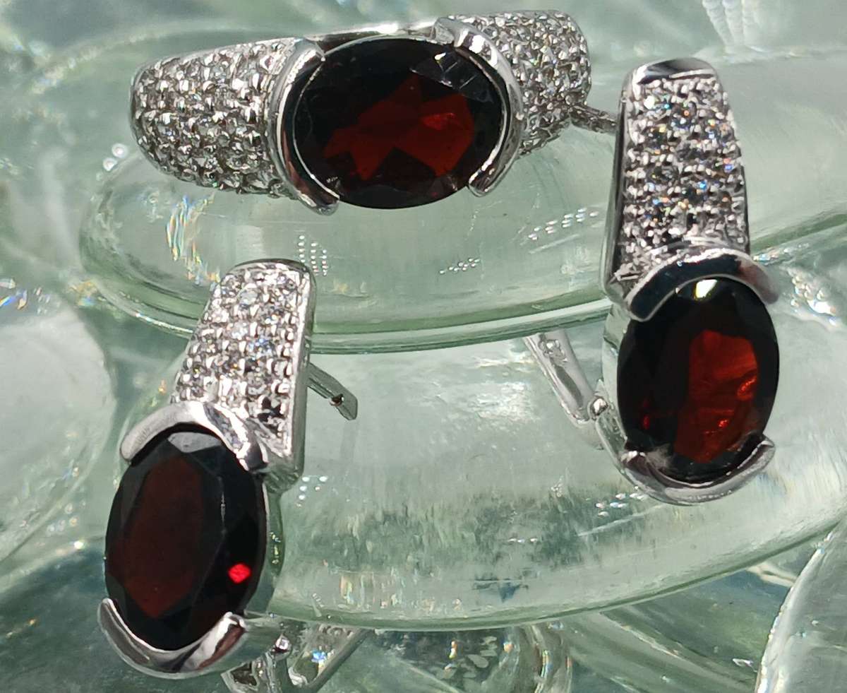 Elegant Sterling Silver Set \Earrings & Ring\