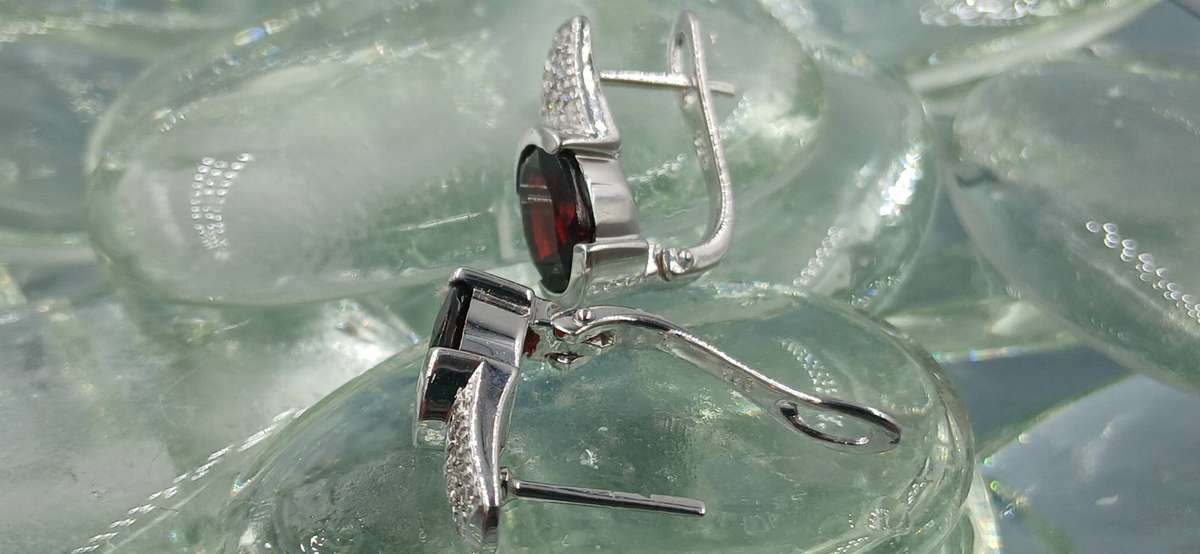 Elegant Sterling Silver Set \Earrings & Ring\