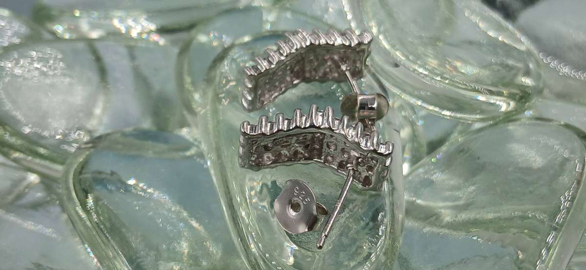 Elegant Sterling Silver Stud Earrings CZ