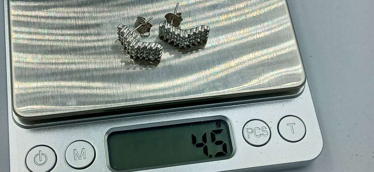 Elegant Sterling Silver Stud Earrings CZ