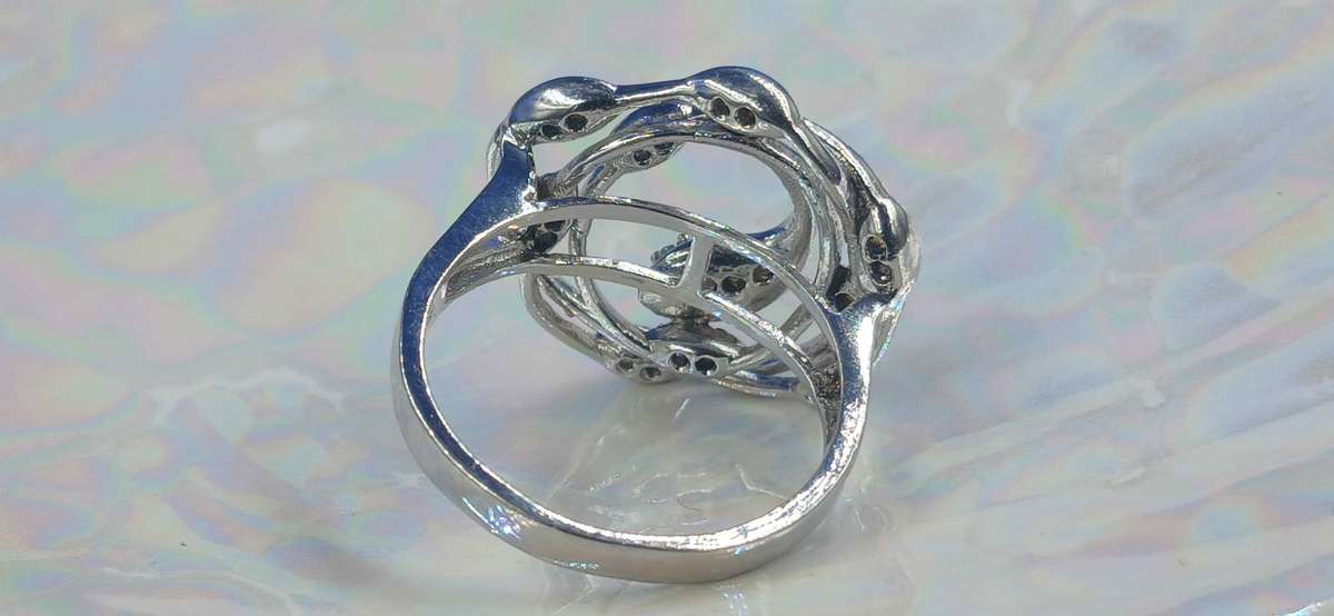 Cocktail Sterling Silver Swirl Floral Ring