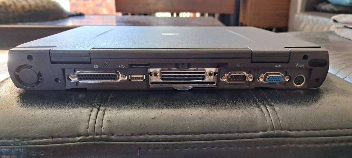Vintage Dell Latitude CPi A300ST Pentium II laptop