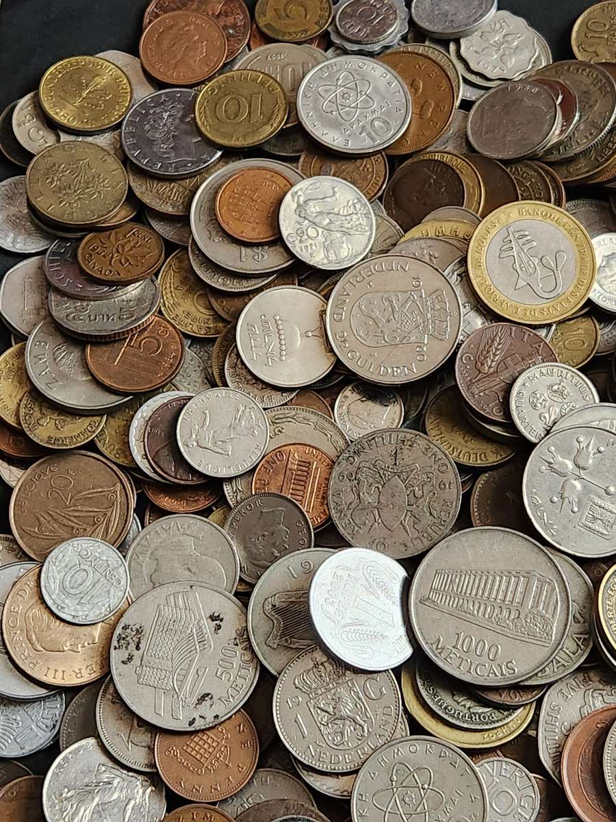 Mixed Lot of World Coins 2 kg - as per photograph