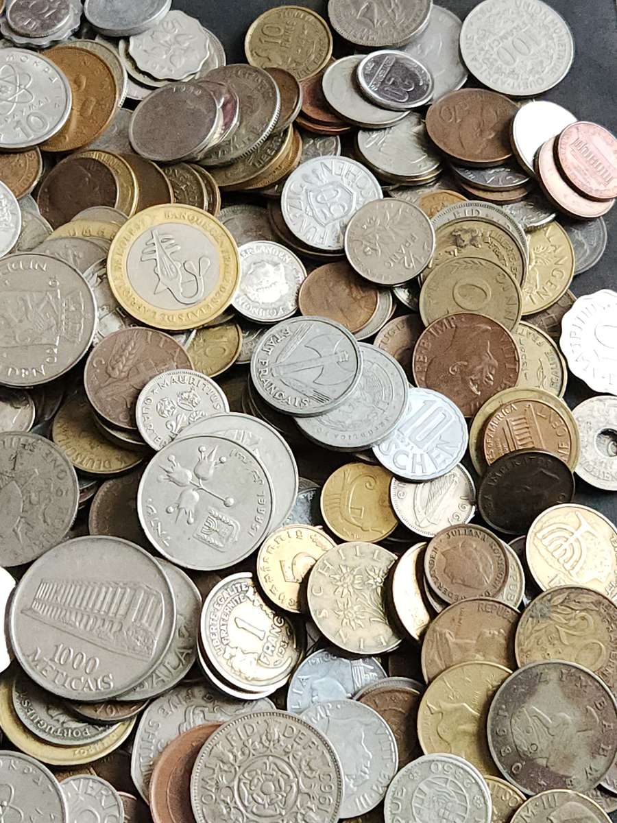 Mixed Lot of World Coins 2 kg - as per photograph