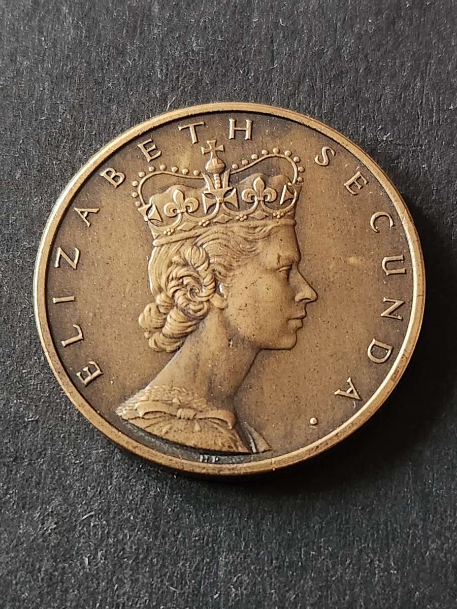 QEII Coronation Bronze Medallion 2/6/1953 - as per photograph