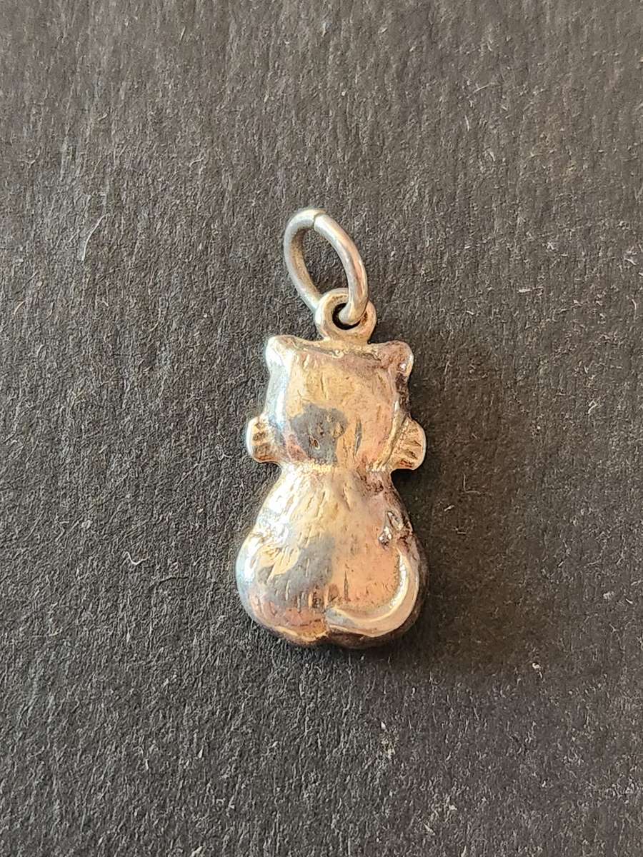 Vintage Silver Cat Charm 2.18g - as per photograph