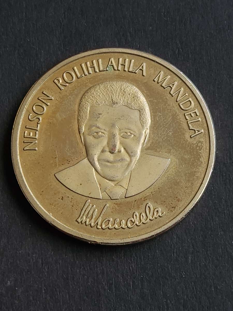 Nelson Mandela Long Walk to Freedom Robben Island 1864'1982 (Gold Plated) Medallion 40mm x 40mm