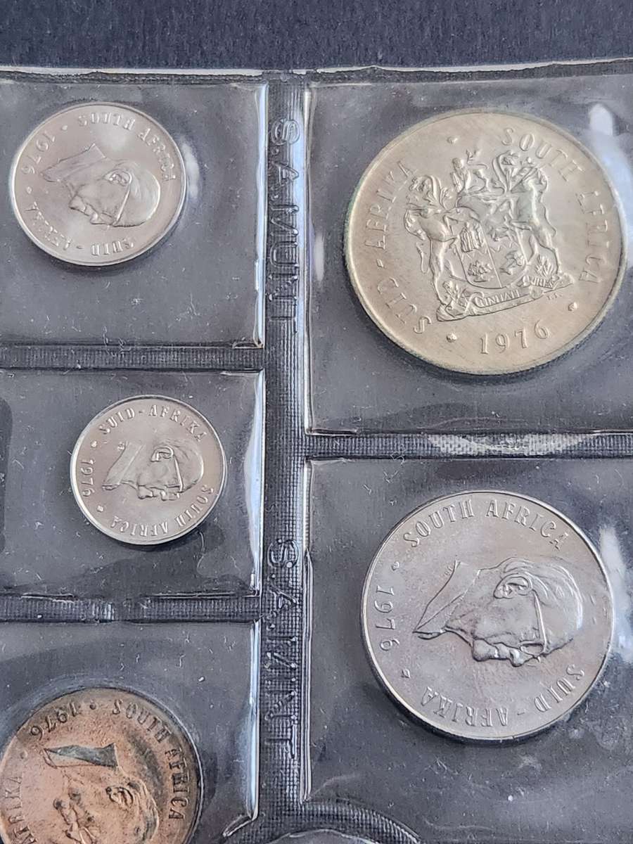 SA Mint Pack 1976 (including Silver One Rand) - as per photograph
