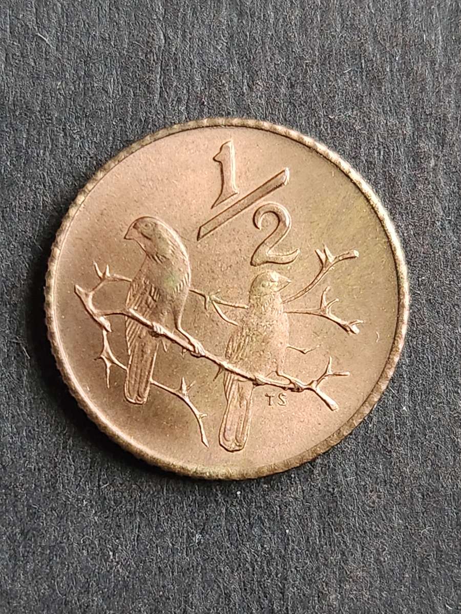 Republic 1/2 Cent 1975 UNC - as per photograph