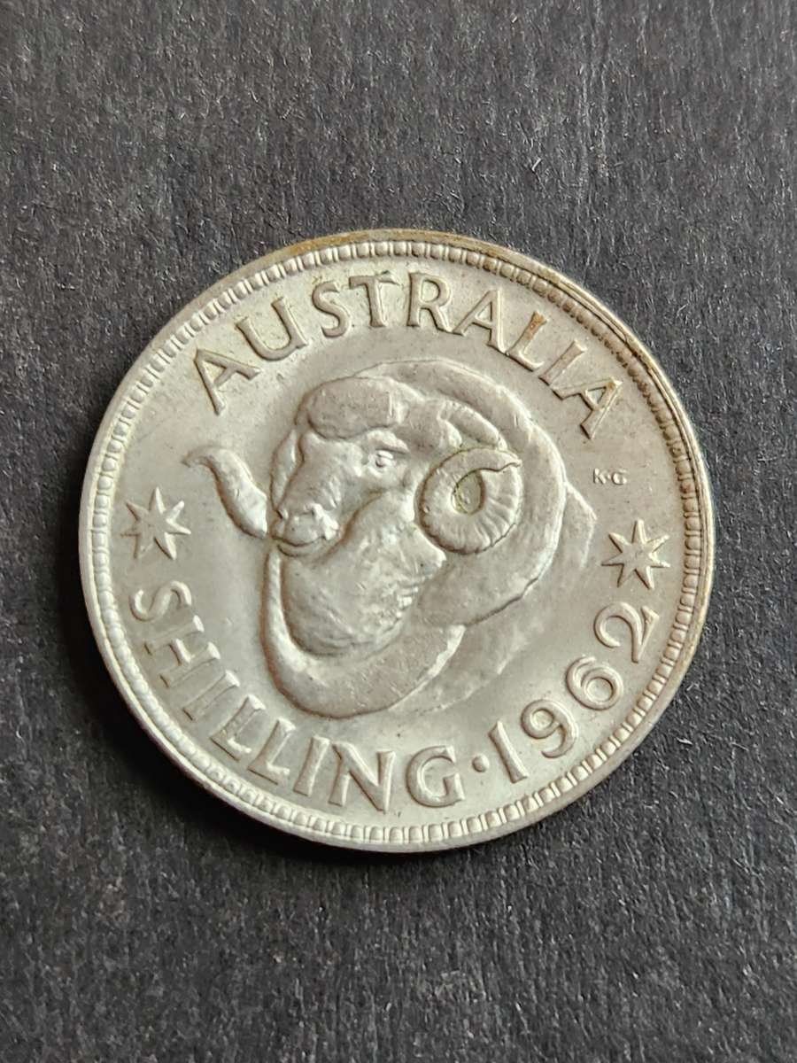 Australia One Shilling 1962 Silver (very nice condition) - as per photograph